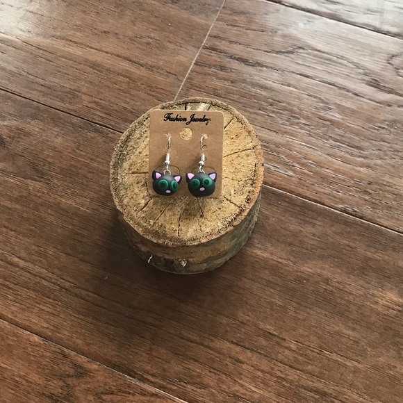 Black Cat Earrings - Picture 2 of 4